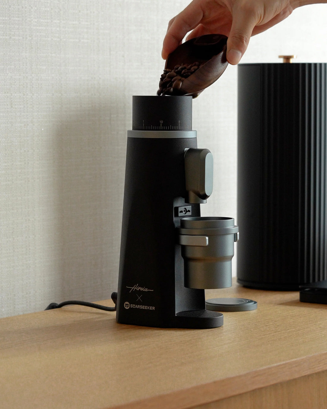 Hiroia Edge Titanium Grinder