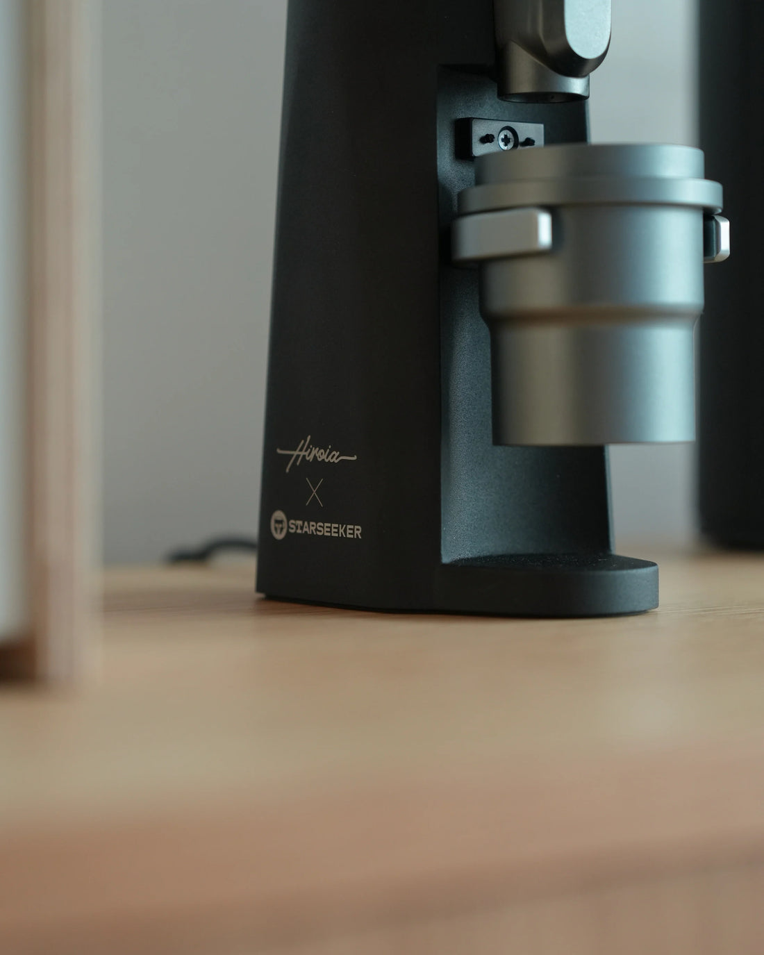 Hiroia Edge Titanium Grinder