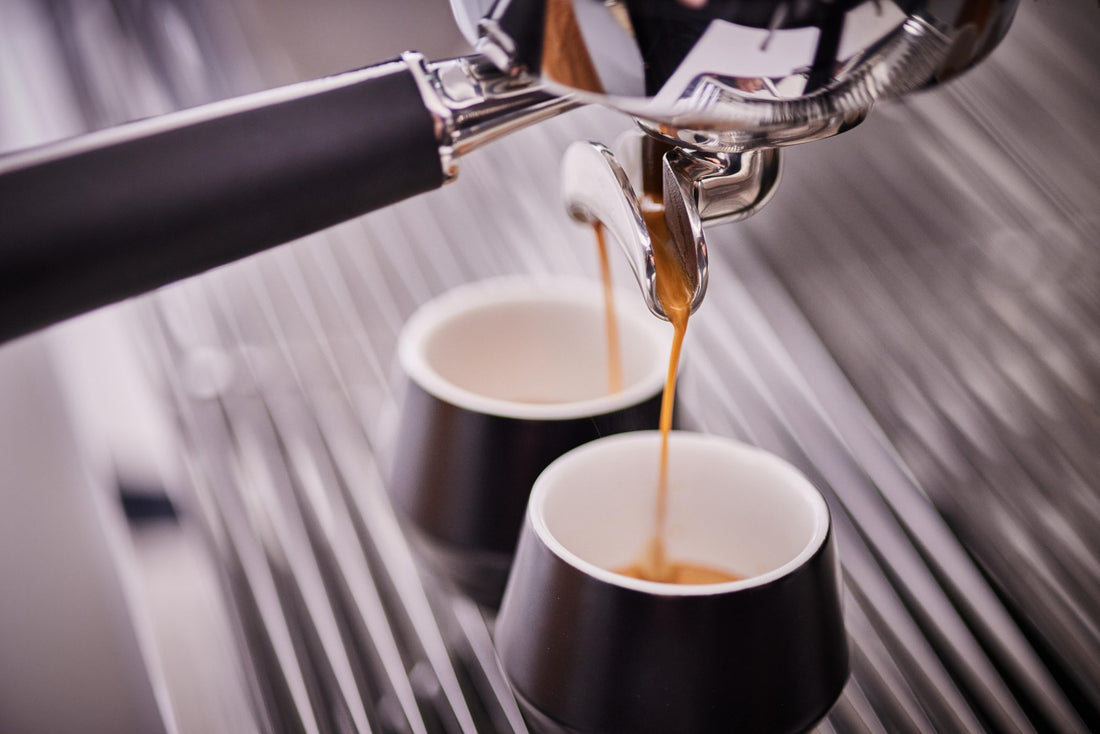 Victoria Arduino Black Eagle Maverick: Espresso extraction detail