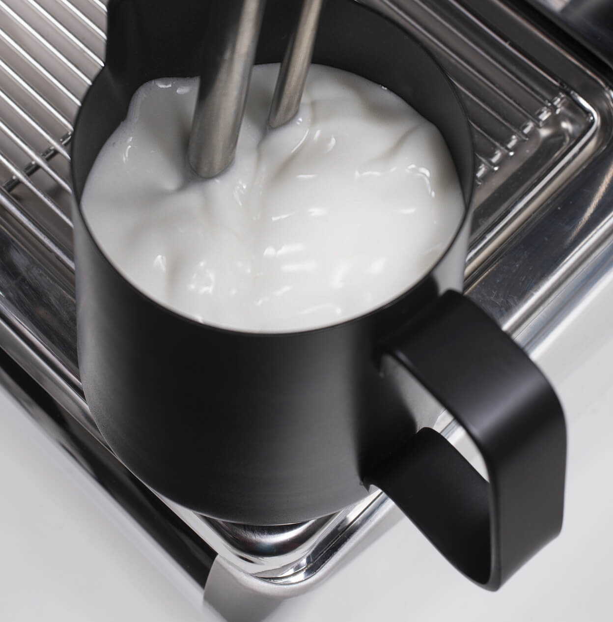 Victoria Arduino Eagle One: Milk steaming detail