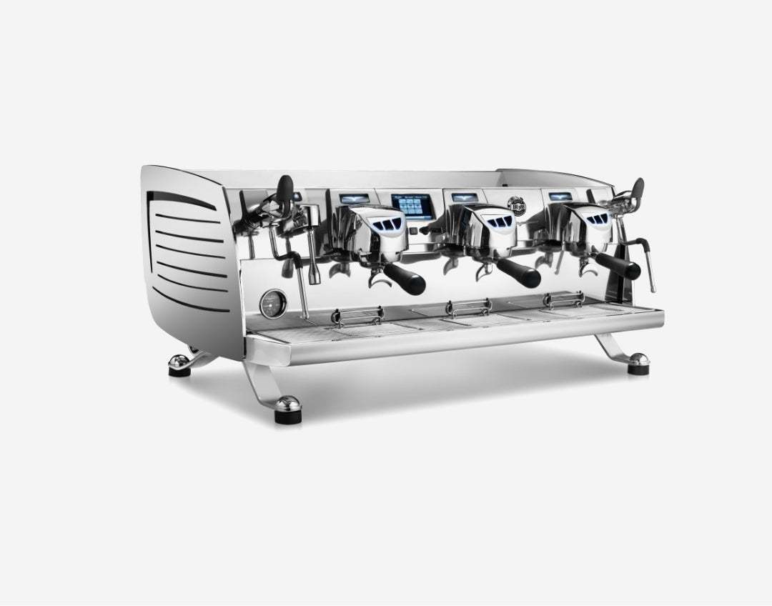 Victoria Arduino VA388 Black Eagle: Front three-quarter view · 3 group