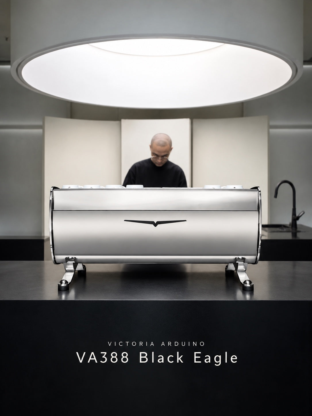 Victoria Arduino VA388 Black Eagle: Lifestyle rear view